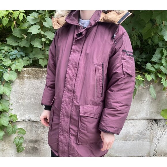 Vintage 90s oversized Snow Goose Canada Goose Down Winter Coat in Burgundy Fur - Picture 2 of 16